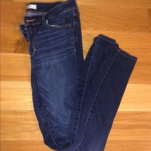 ABERCROMBIE AND FITCH SKINNY JEANS